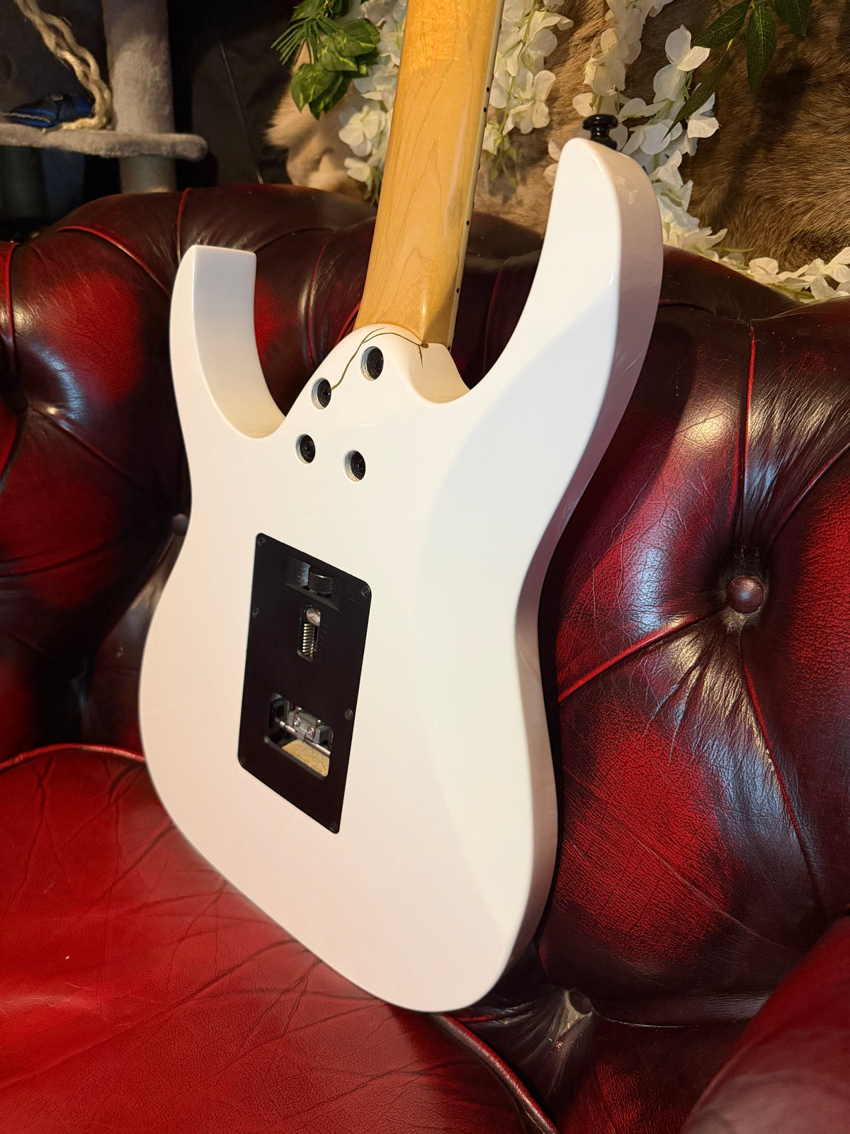 Saisei! - Ibanez RG350DXZ | 2015 | White | Kintsugi-Inspired Restoration