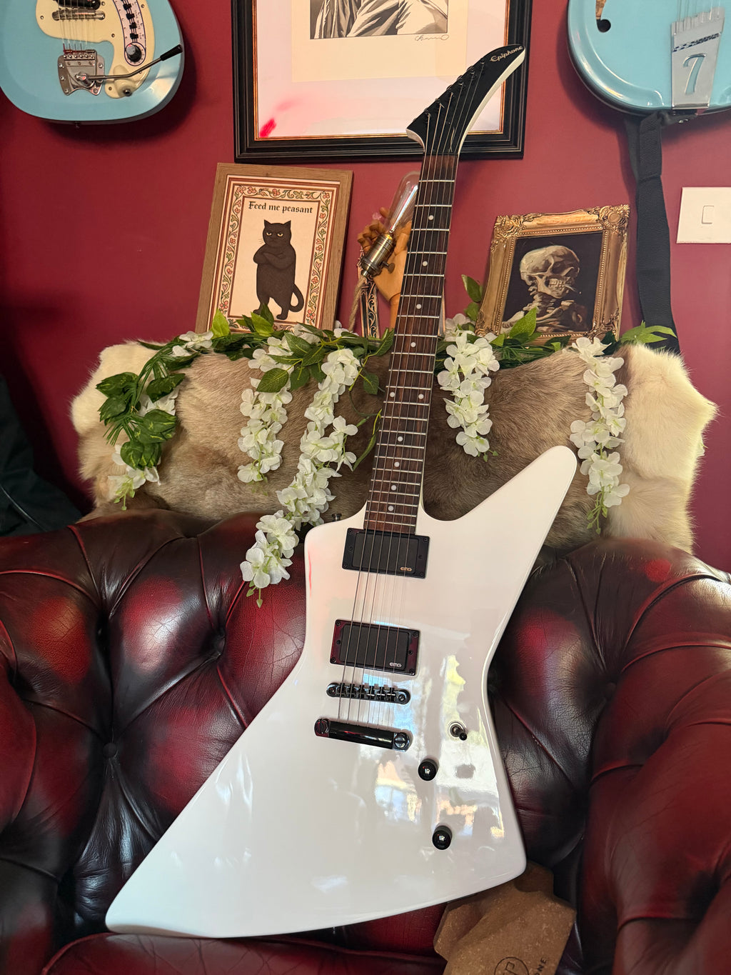 Skadi! - Epiphone “1984” Explorer EX • 2015 • Alpine White • EMG 81/85