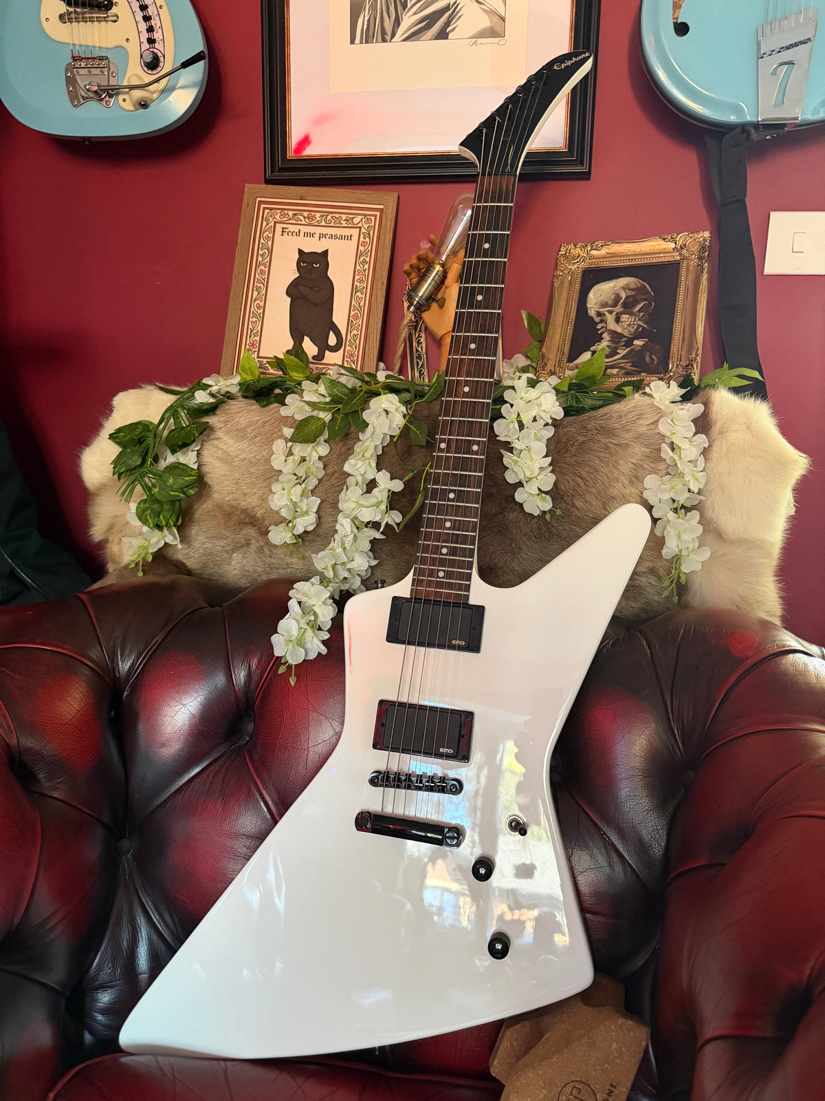 Skadi! - Epiphone “1984” Explorer EX • 2015 • Alpine White • EMG 81/85