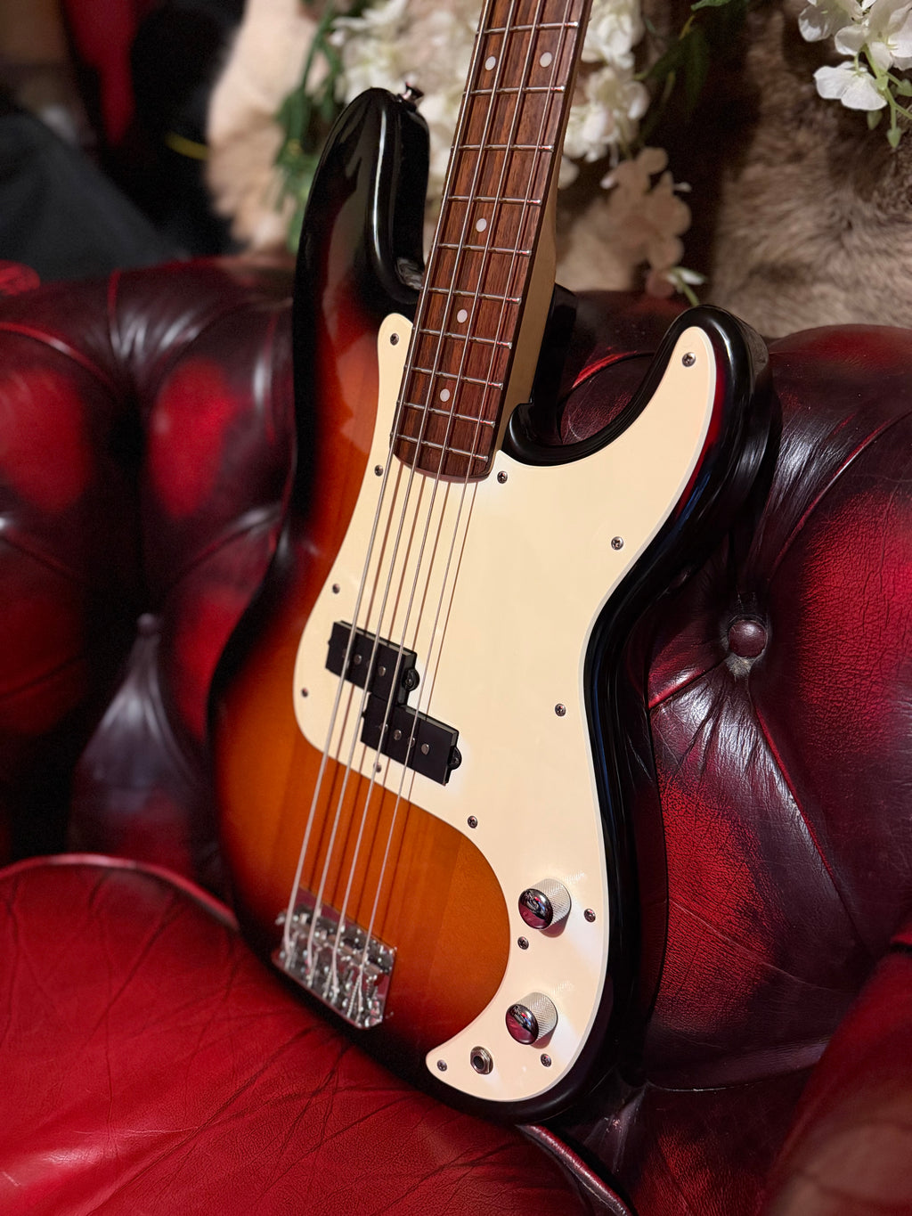 Bernadette! - Squier Affinity Precision Bass | Sunburst | Hard Case Included