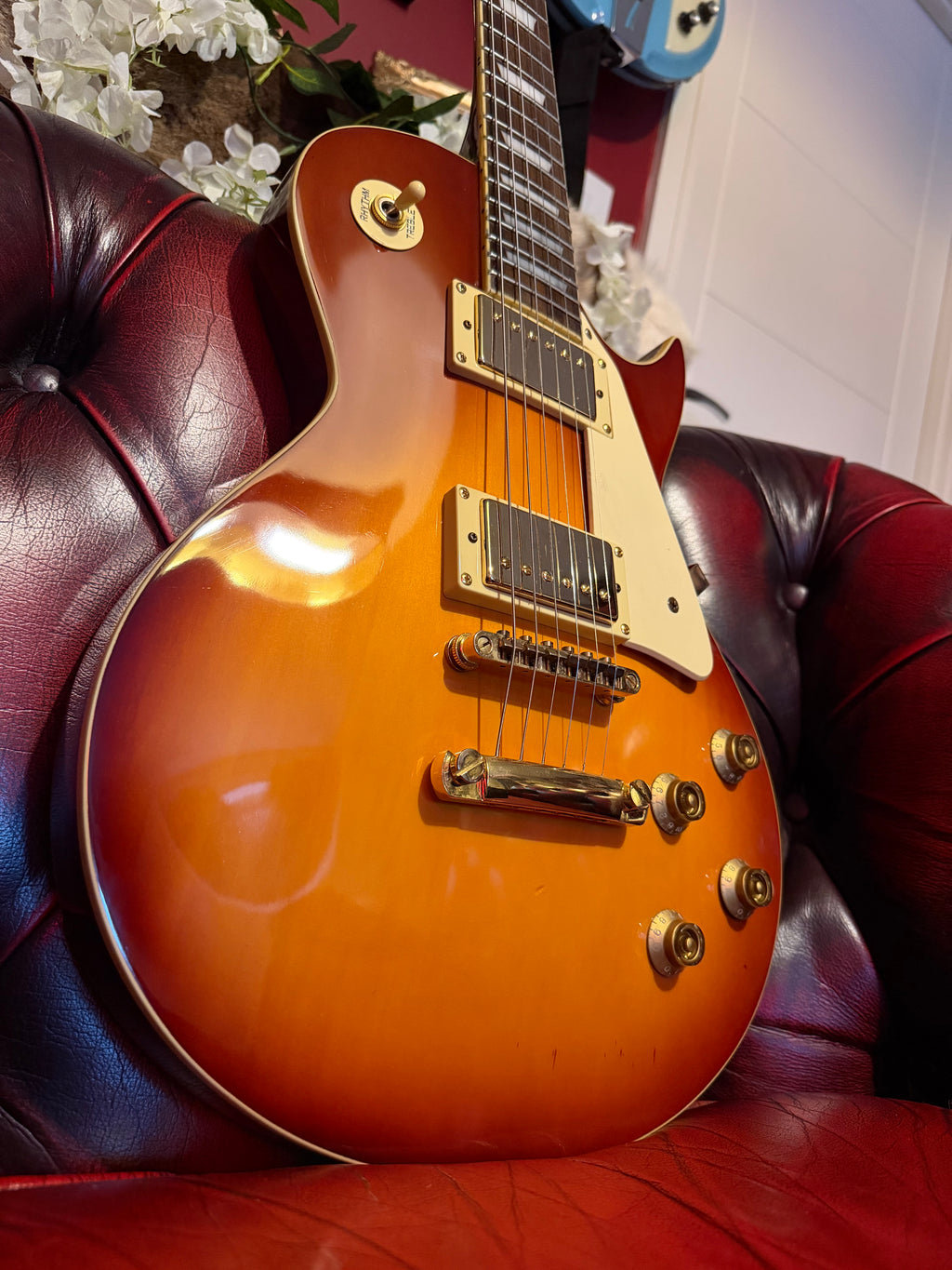 Alistair! - Vintage V100TSB, c.2000–2006, Tobacco Sunburst