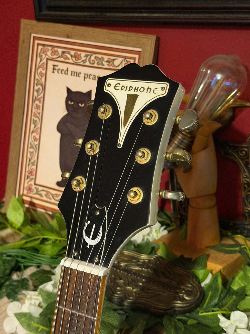 Tallulah! - Epiphone Wildkat Royale | Pearl White | Bigsby B70 | Hard Case