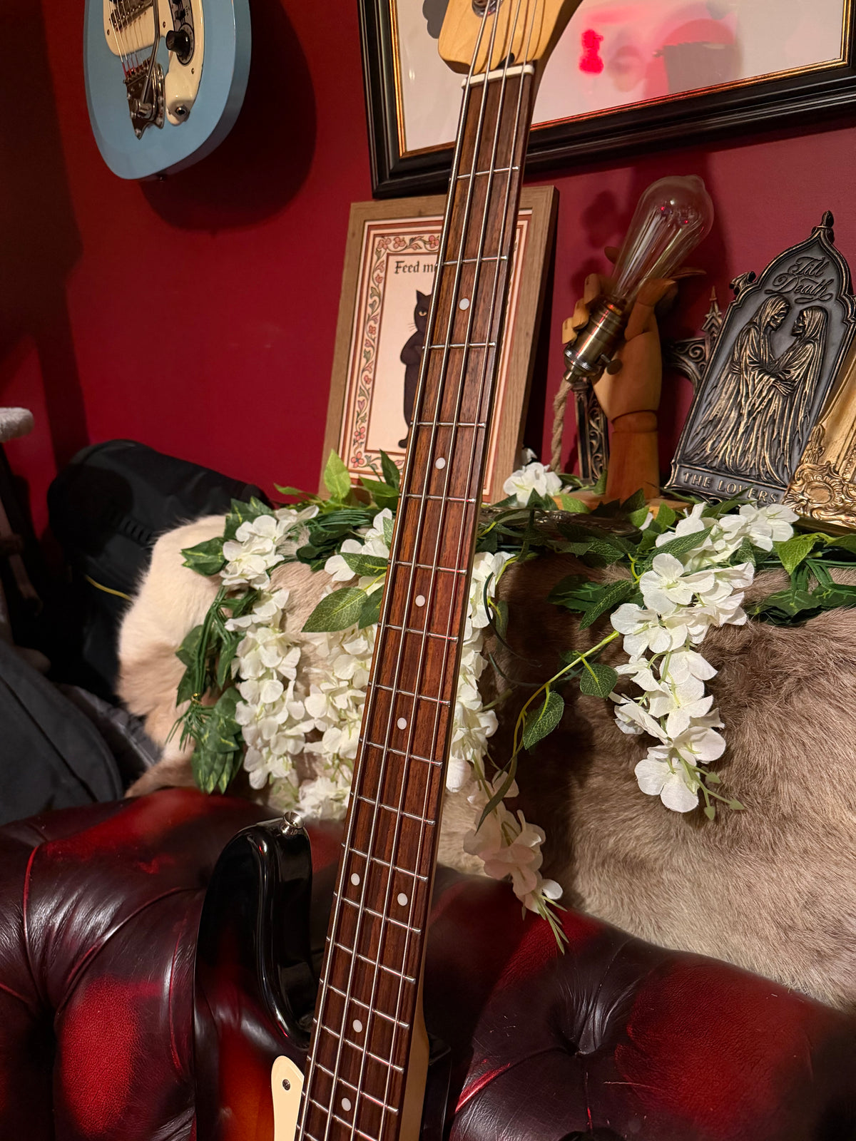 Bernadette! - Squier Affinity Precision Bass | Sunburst | Hard Case Included