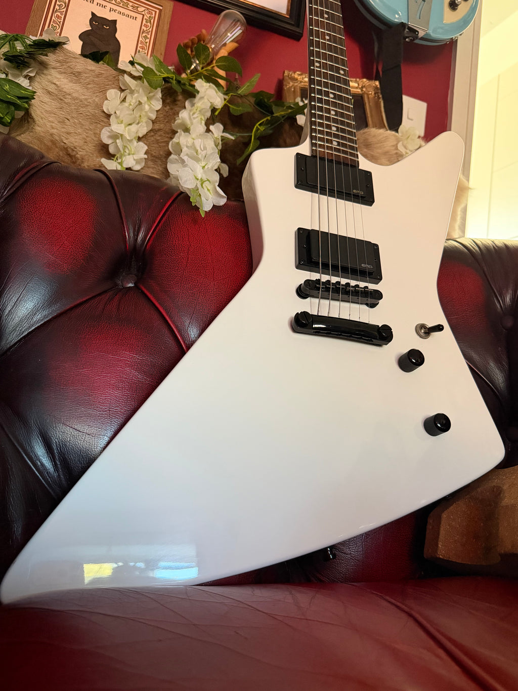 Skadi! - Epiphone “1984” Explorer EX • 2015 • Alpine White • EMG 81/85