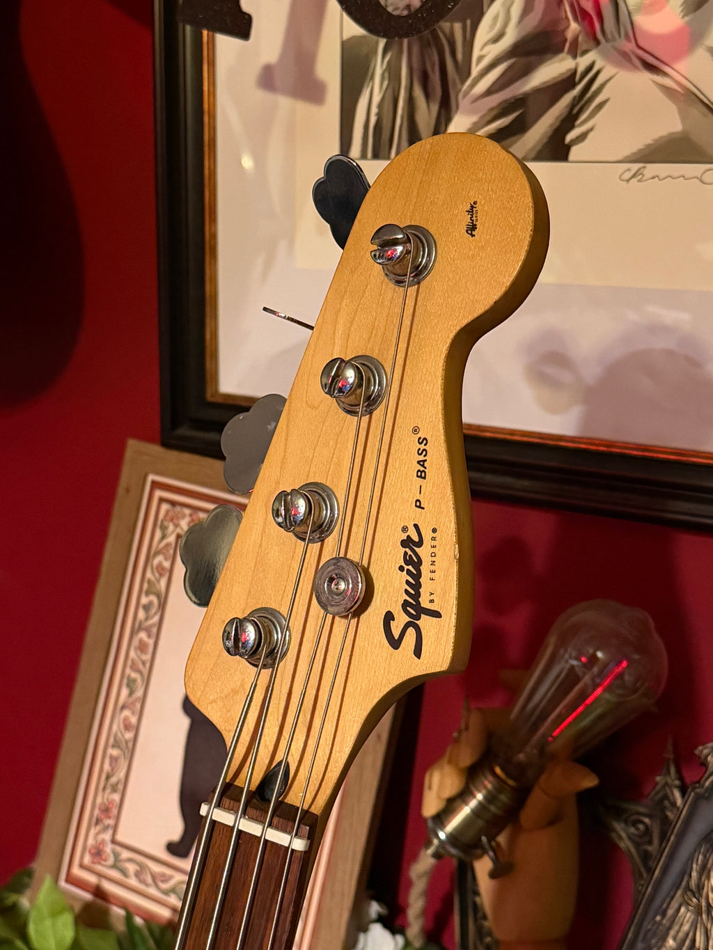 Bernadette! - Squier Affinity Precision Bass | Sunburst | Hard Case Included