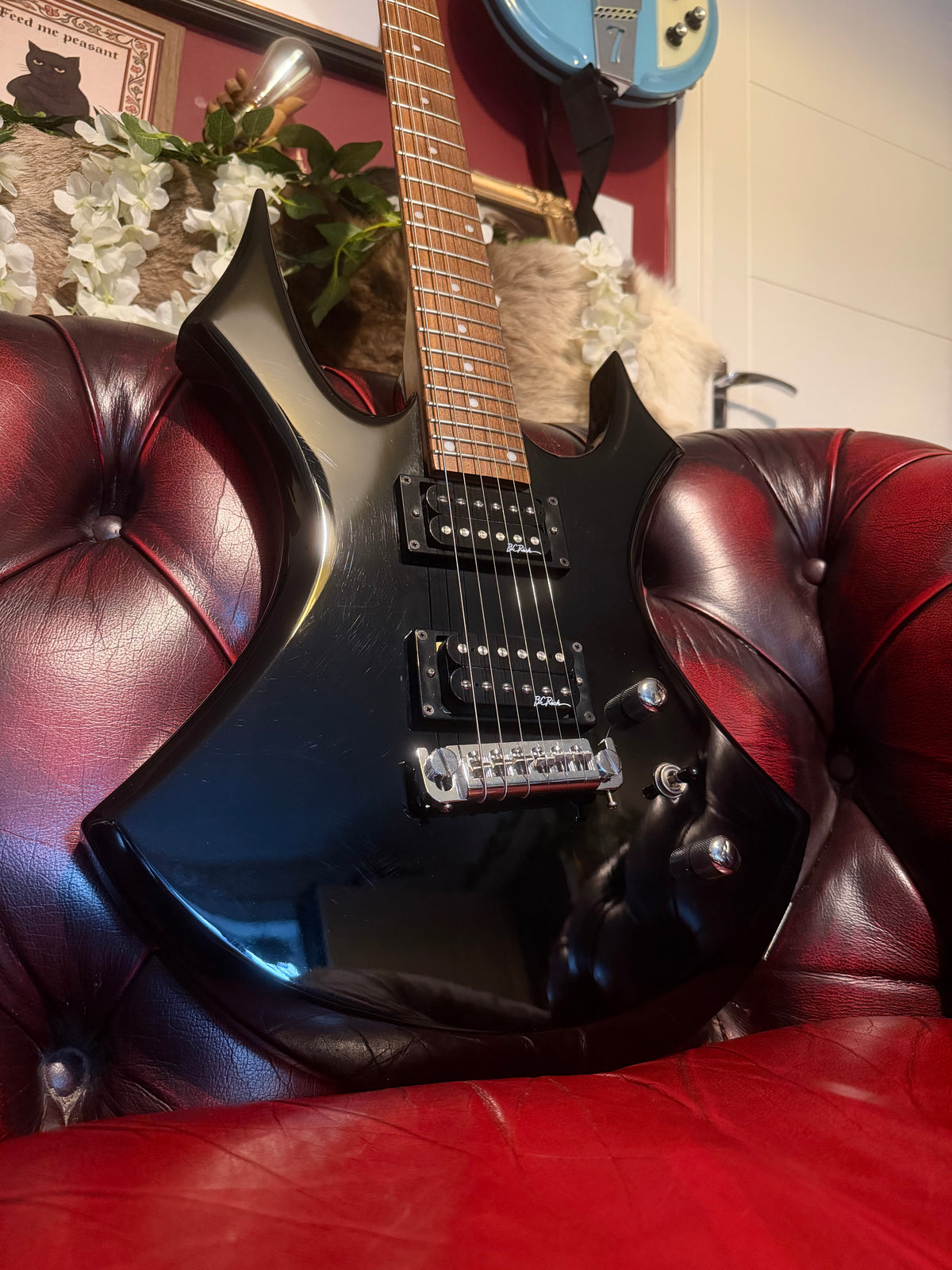 Morticia! - B.C. Rich Virgin VG1 – Gloss Black