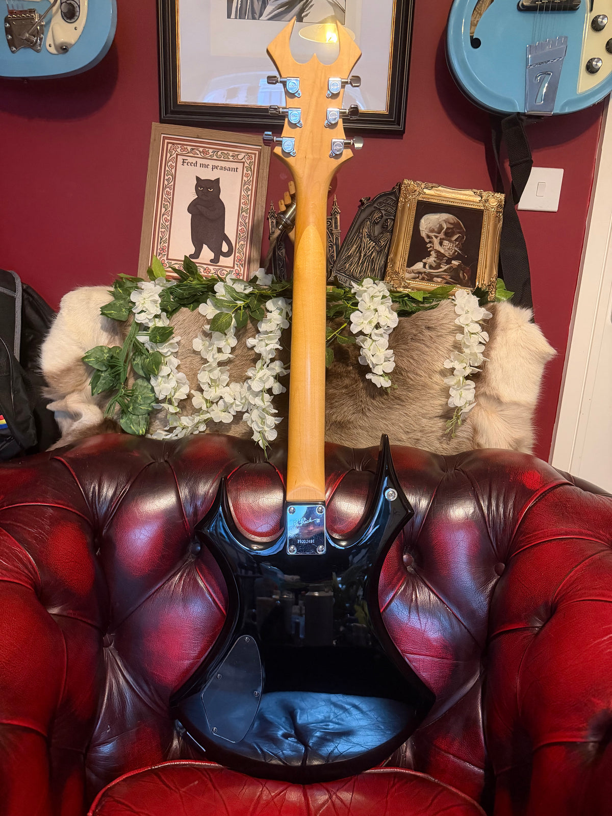 Morticia! - B.C. Rich Virgin VG1 – Gloss Black
